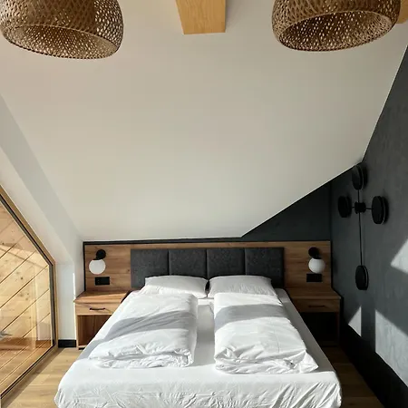 Skalna Osada Villa *